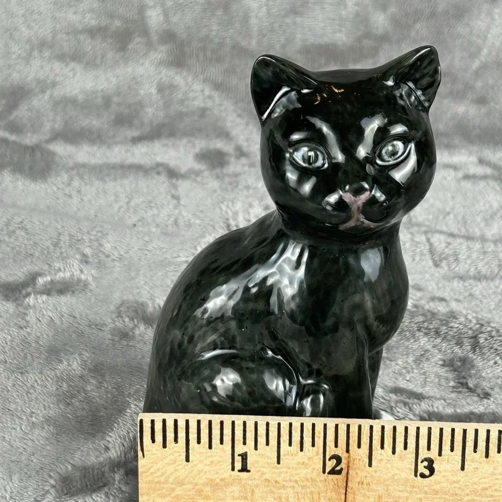 Vintage Ceramic Cat 5 inches White Paws Kitty Figurine Kitten Retro Kitsch Decor